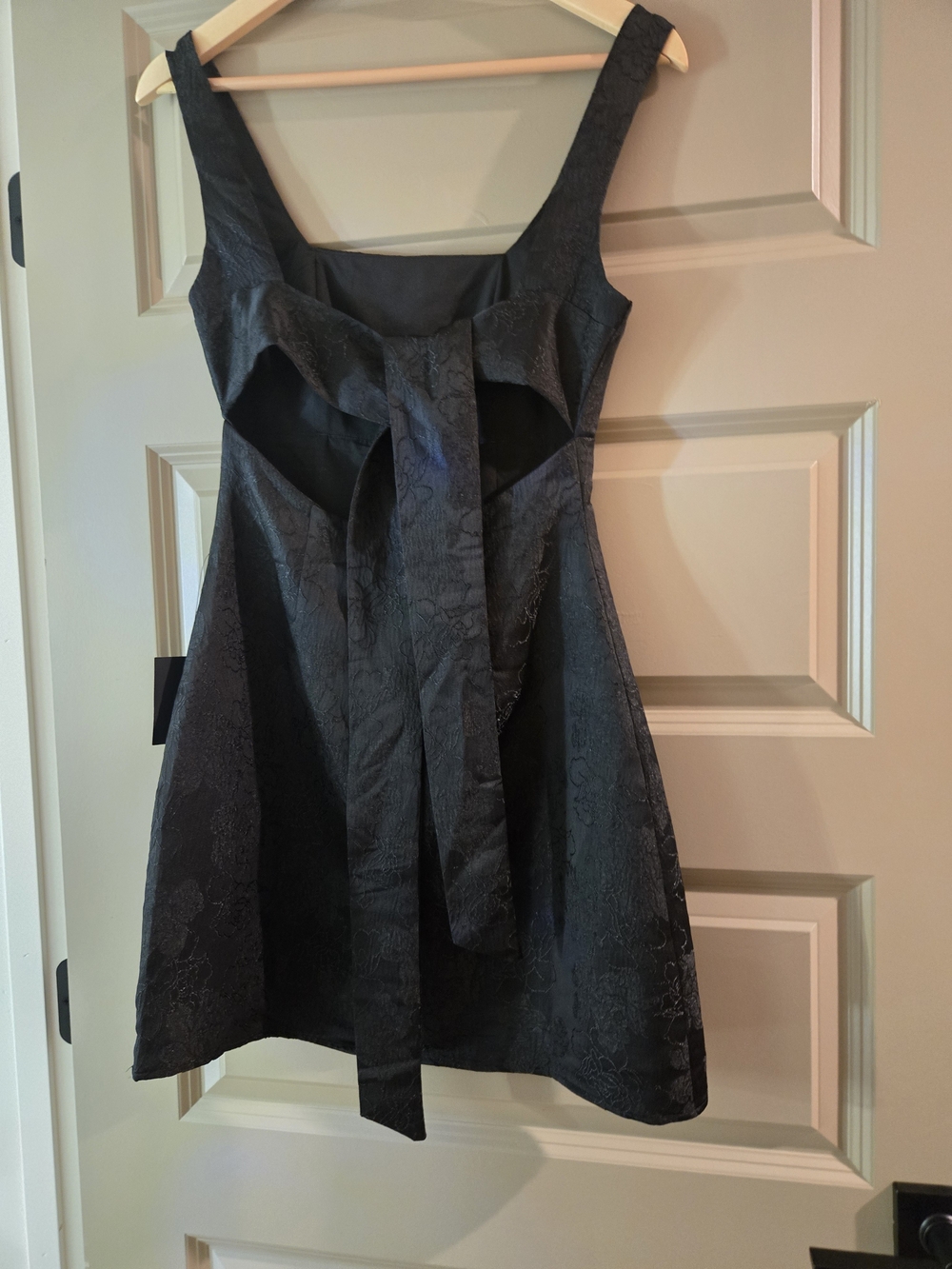 NWT Lulu’s Black Floral Jacquard Bow Mini Dress XS - Picture 9 of 9